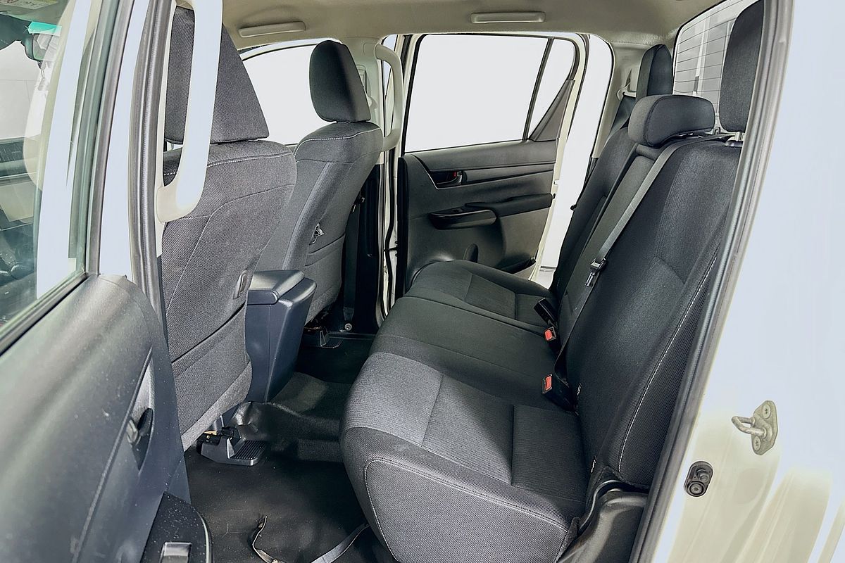 2020 Toyota HILUX SR (4x4) GUN126R MY19 UPGRADE 4X4