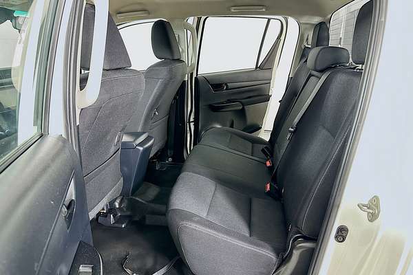 2020 Toyota HILUX SR (4x4) GUN126R MY19 UPGRADE 4X4