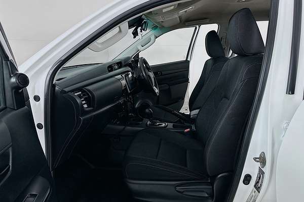 2020 Toyota HILUX SR (4x4) GUN126R MY19 UPGRADE 4X4