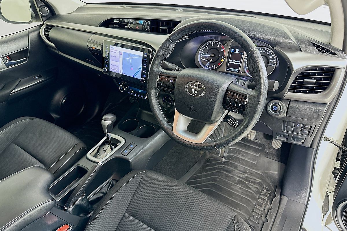 2021 Toyota HILUX SR5 (4x4) GUN126R FACELIFT 4X4