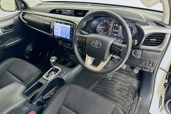 2021 Toyota HILUX SR5 (4x4) GUN126R FACELIFT 4X4