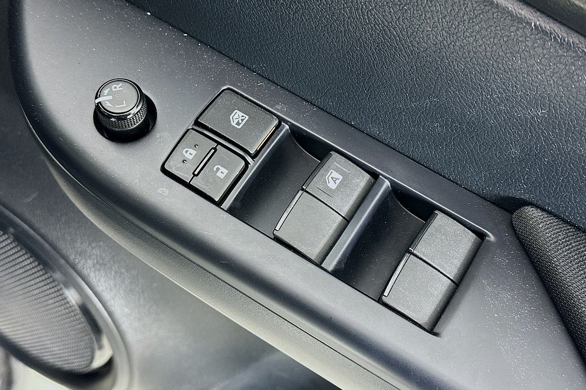 2023 Toyota HILUX SR GUN126R 4X4