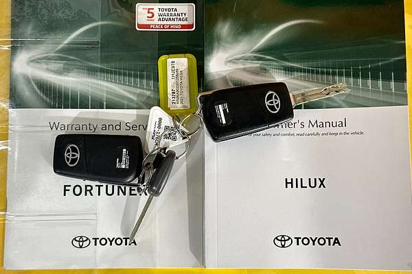2021 Toyota HILUX SR (4x4) GUN126R FACELIFT 4X4
