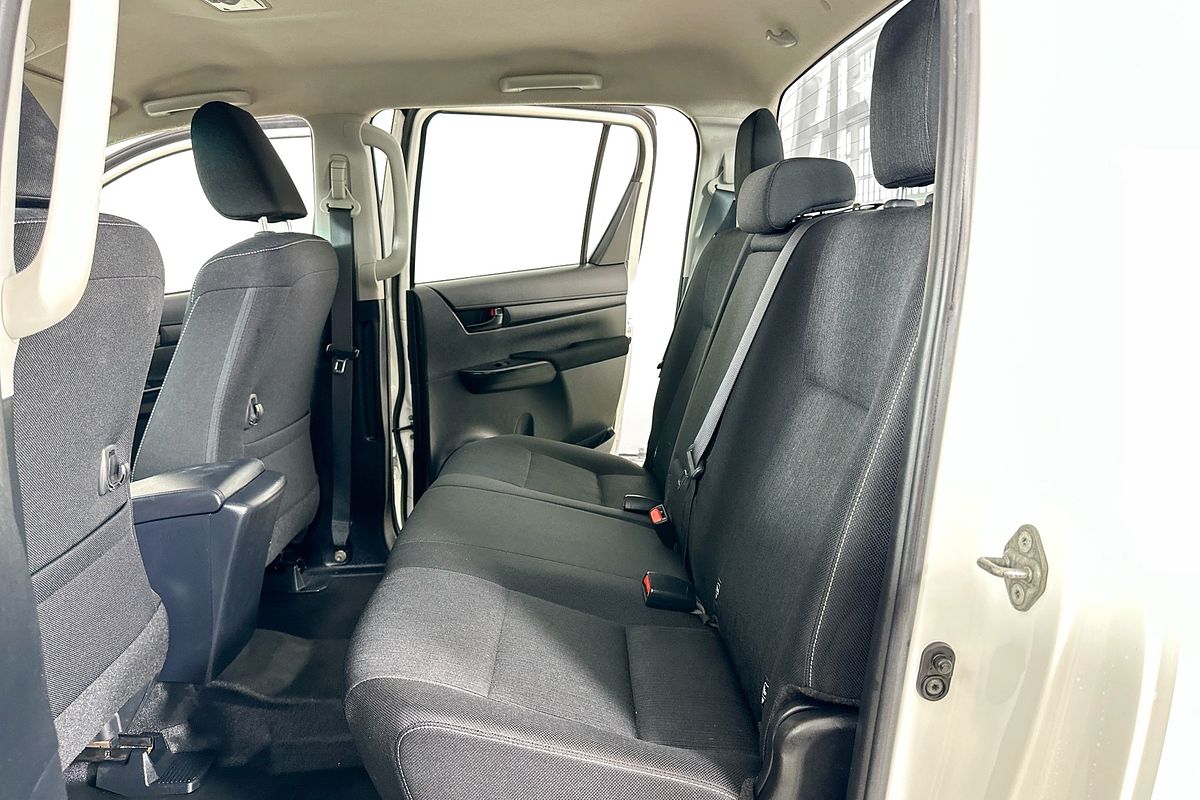 2021 Toyota HILUX SR (4x4) GUN126R FACELIFT 4X4