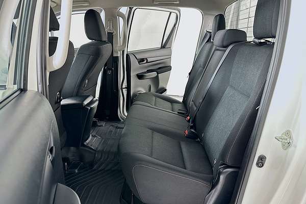 2023 Toyota HILUX SR (4x4) GUN126R 4X4