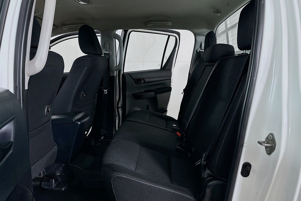 2021 Toyota HILUX SR (4x4) GUN126R 4X4