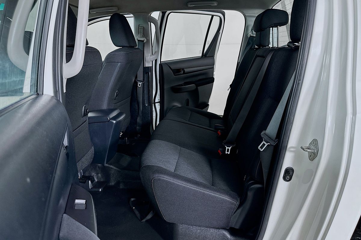 2021 Toyota HILUX SR (4x4) GUN126R 4X4