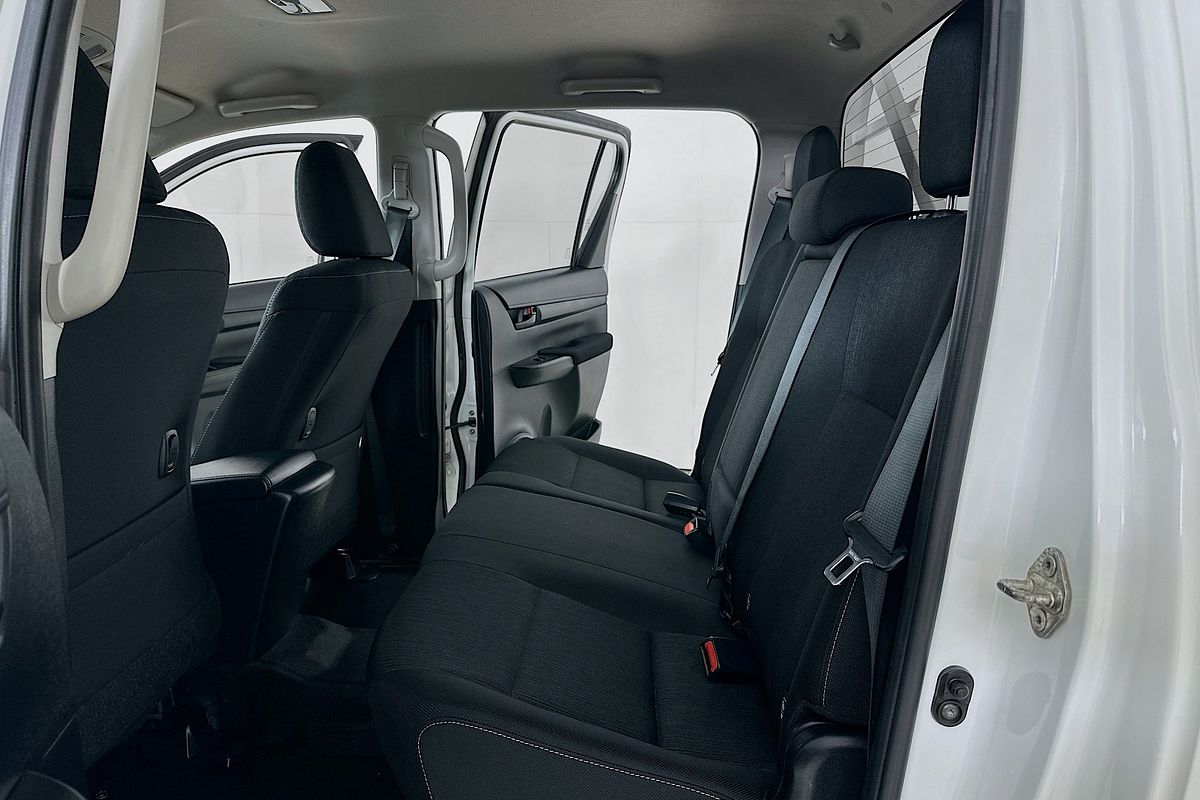2021 Toyota HILUX SR (4x4) GUN126R 4X4