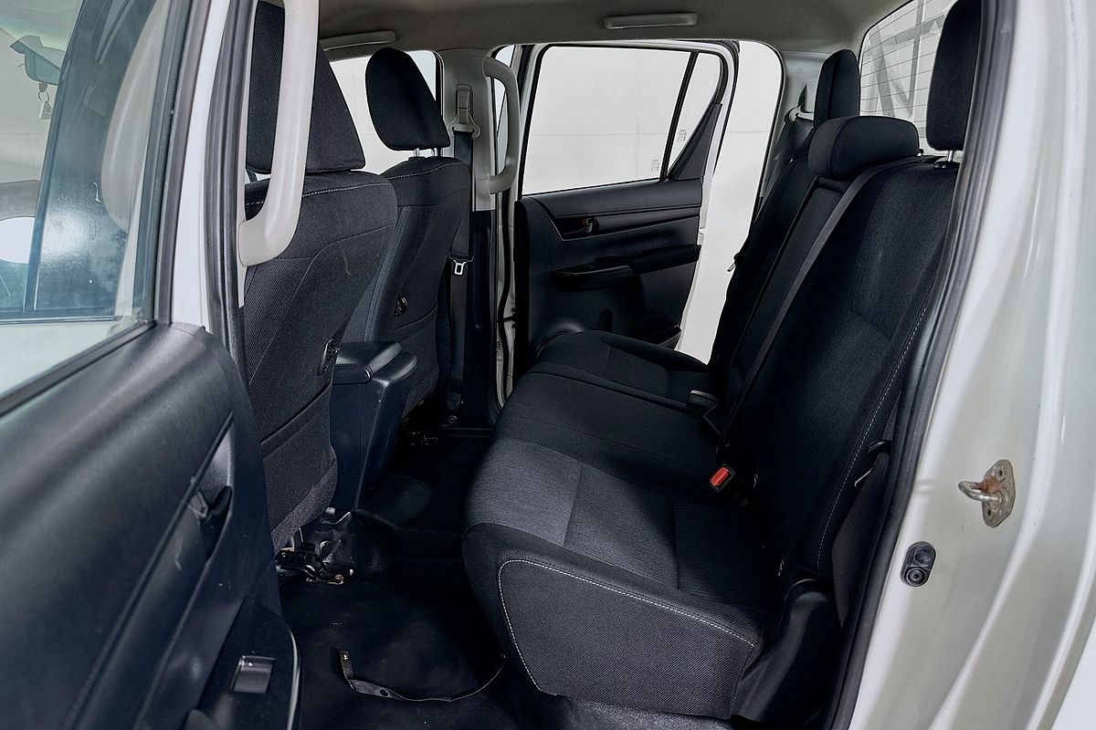 2019 Toyota HILUX SR (4x4) GUN126R MY19 4X4