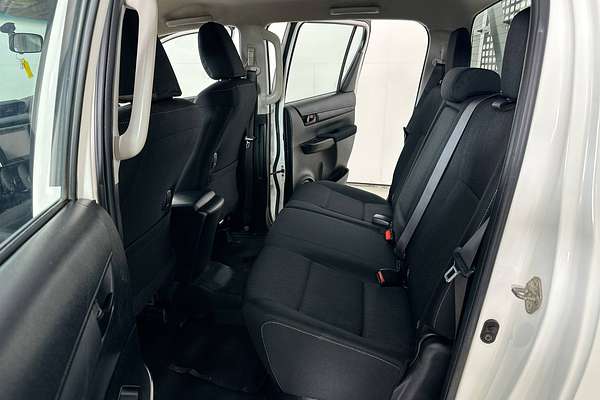 2018 Toyota HILUX SR (4x4) GUN126R MY17 4X4