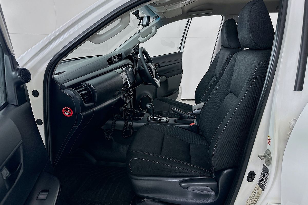 2019 Toyota HILUX SR (4x4) GUN126R MY19 UPGRADE 4X4