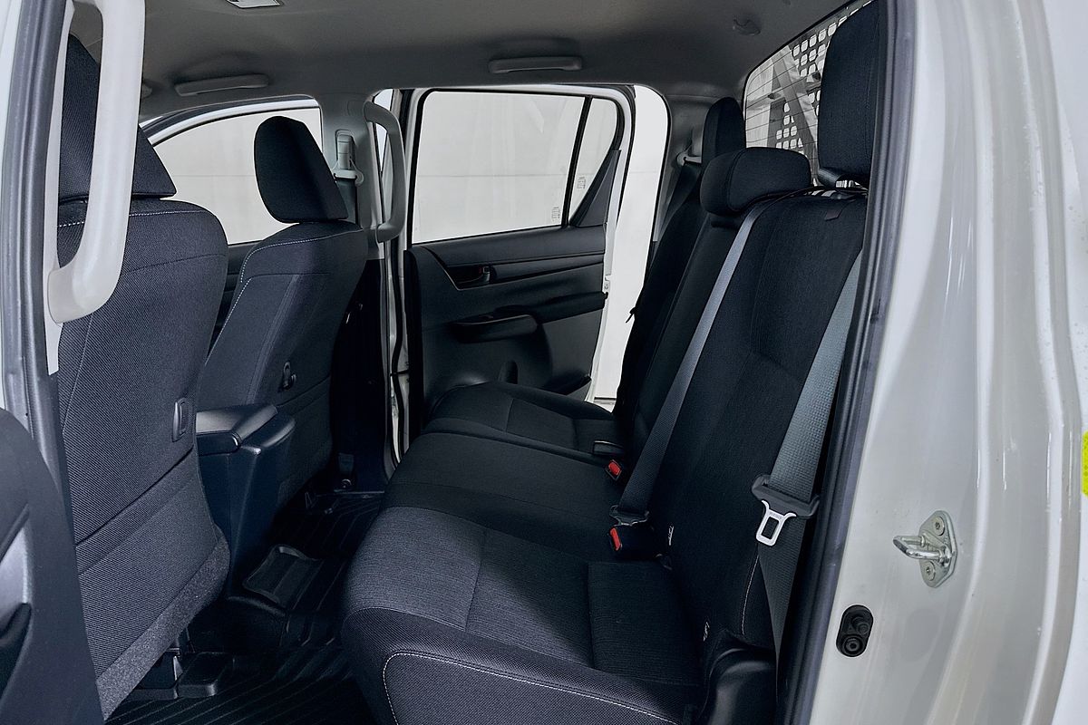 2021 Toyota HILUX SR (4x4) GUN126R FACELIFT 4X4