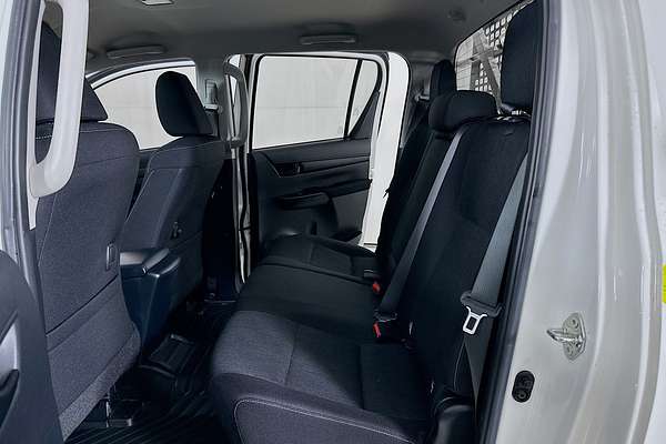 2021 Toyota HILUX SR (4x4) GUN126R FACELIFT 4X4