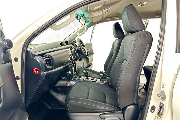2019 Toyota HILUX SR (4x4) GUN126R MY19 4X4