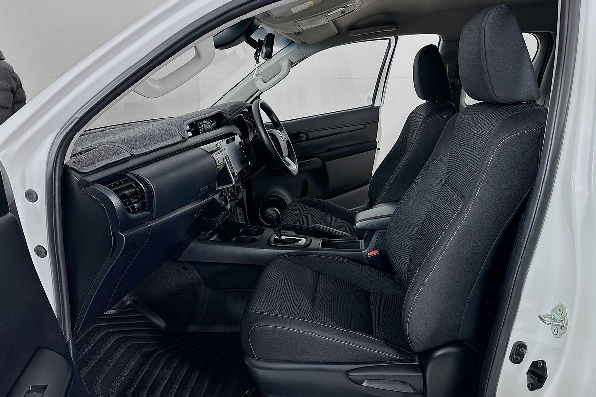 2021 Toyota HILUX SR (4x4) GUN126R 4X4