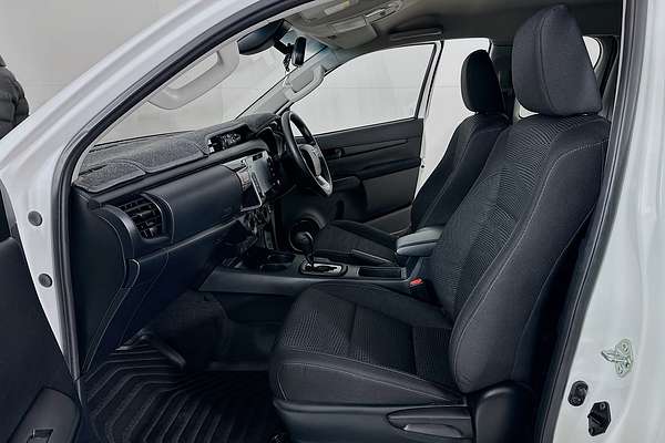 2021 Toyota HILUX SR (4x4) GUN126R 4X4