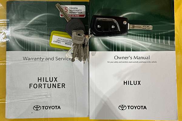 2020 Toyota Hilux SR (4x4) GUN126R FACELIFT 4X4