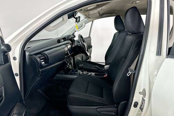 2020 Toyota HILUX SR (4x4) GUN126R MY19 UPGRADE 4X4