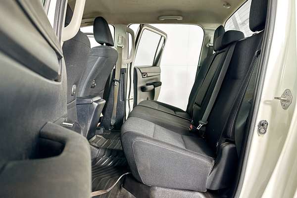 2020 Toyota HILUX SR (4x4) GUN126R MY19 UPGRADE 4X4