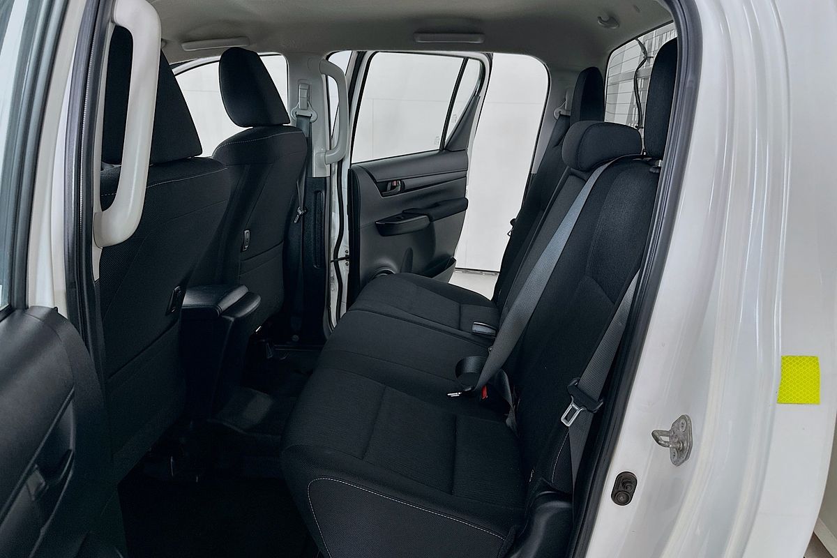 2021 Toyota HILUX SR (4x4) GUN126R 4X4