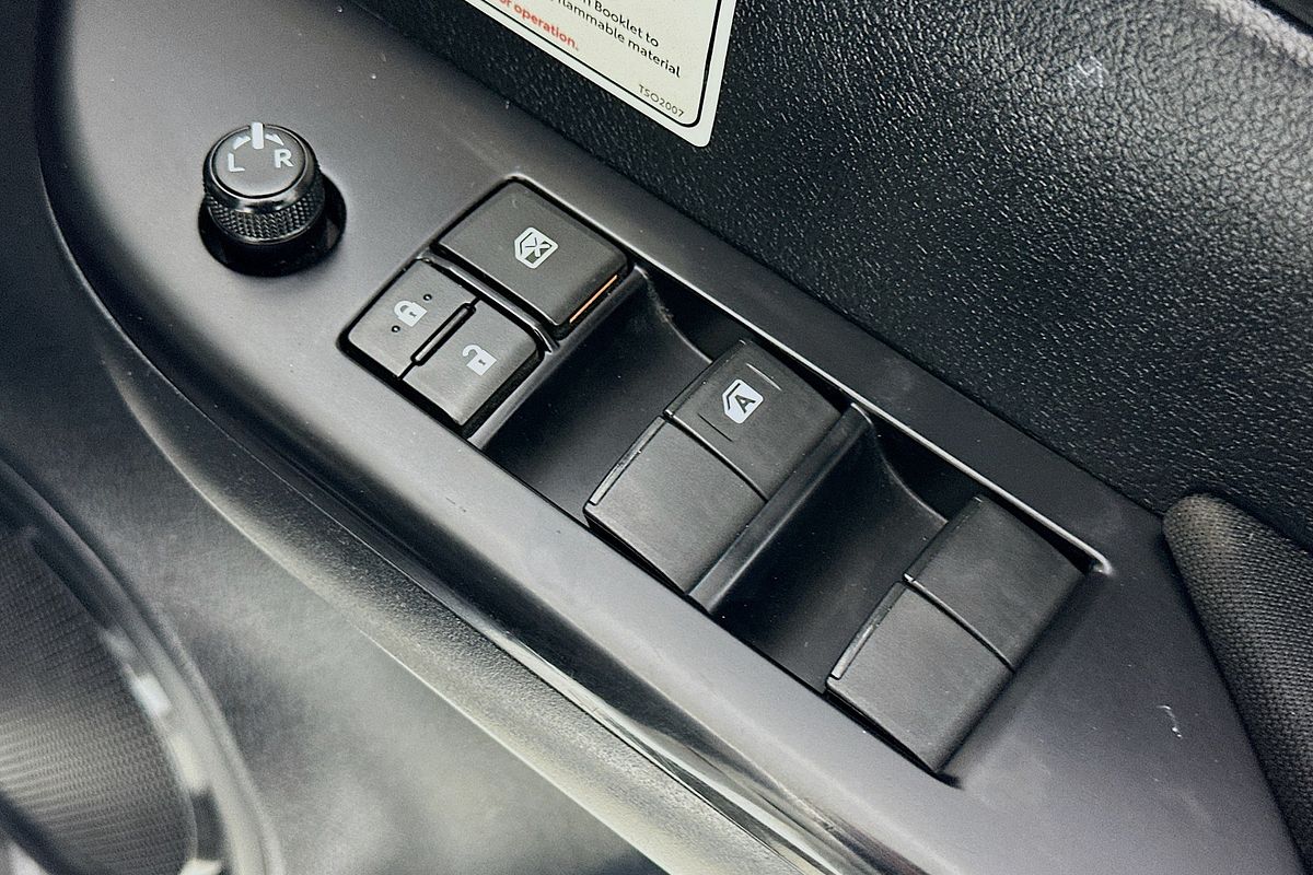 2021 Toyota HILUX SR (4x4) GUN126R 4X4