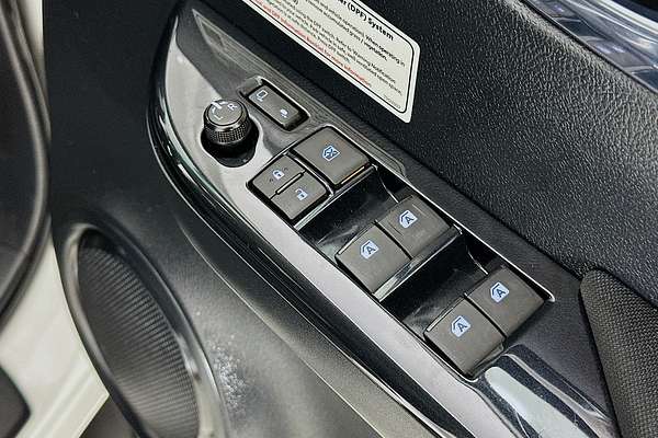 2021 Toyota HILUX SR5 (4x4) GUN126R FACELIFT 4X4