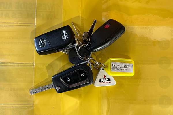 2019 Toyota HILUX SR (4x4) GUN126R MY19 UPGRADE 4X4