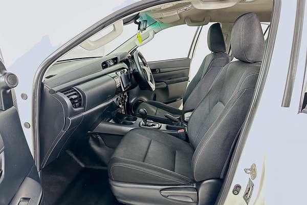 2020 Toyota HILUX SR (4x4) GUN126R MY19 UPGRADE 4X4