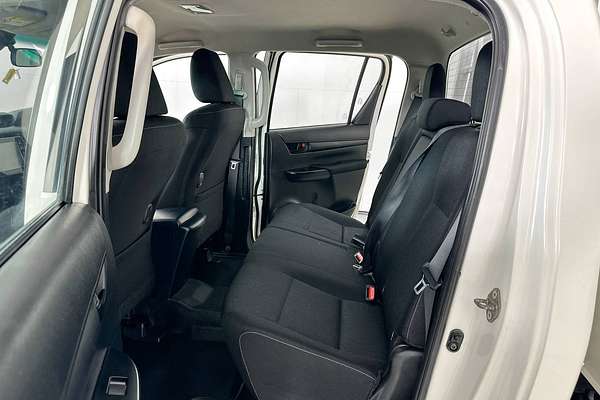 2021 Toyota HILUX SR (4x4) GUN126R FACELIFT 4X4