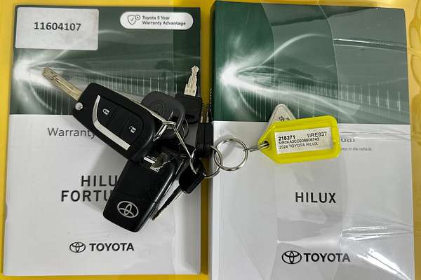 2024 Toyota HILUX SR (4x4) GUN126R 4X4