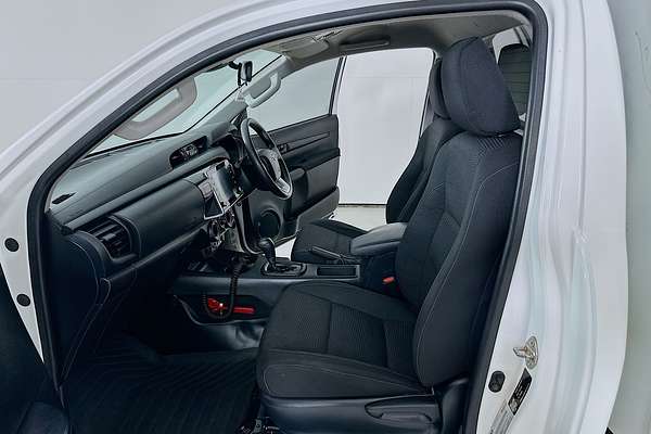 2022 Toyota HILUX SR (4x4) GUN126R 4X4