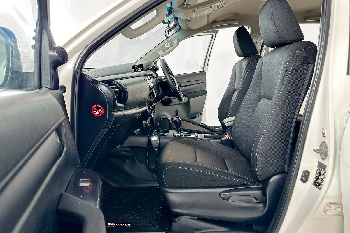 2019 Toyota HILUX SR (4x4) GUN126R MY19 4X4