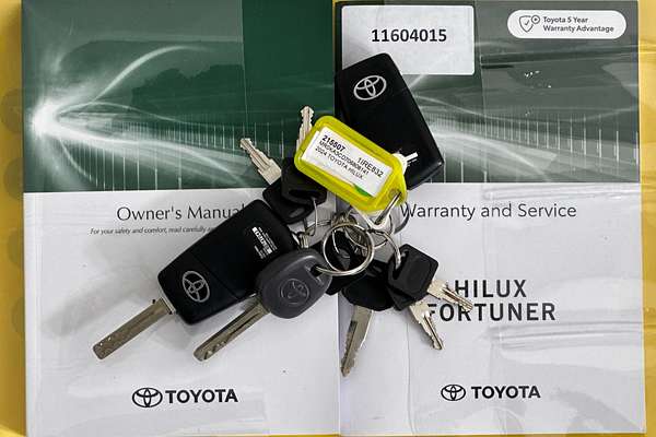2024 Toyota HILUX SR (4x4) GUN126R 4X4