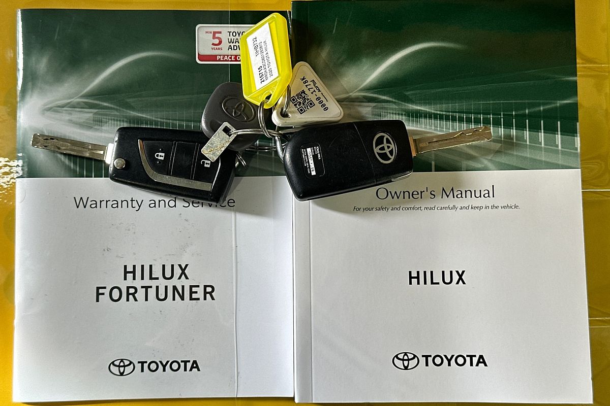 2020 Toyota HILUX SR (4x4) GUN126R FACELIFT 4X4