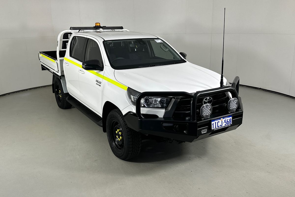 2023 Toyota HILUX SR (4x4) STEEL WHEELS GUN126R 4X4