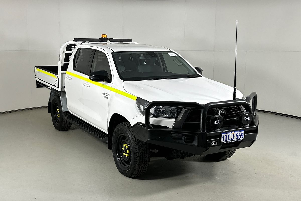 2023 Toyota HILUX SR (4x4) STEEL WHEELS GUN126R 4X4