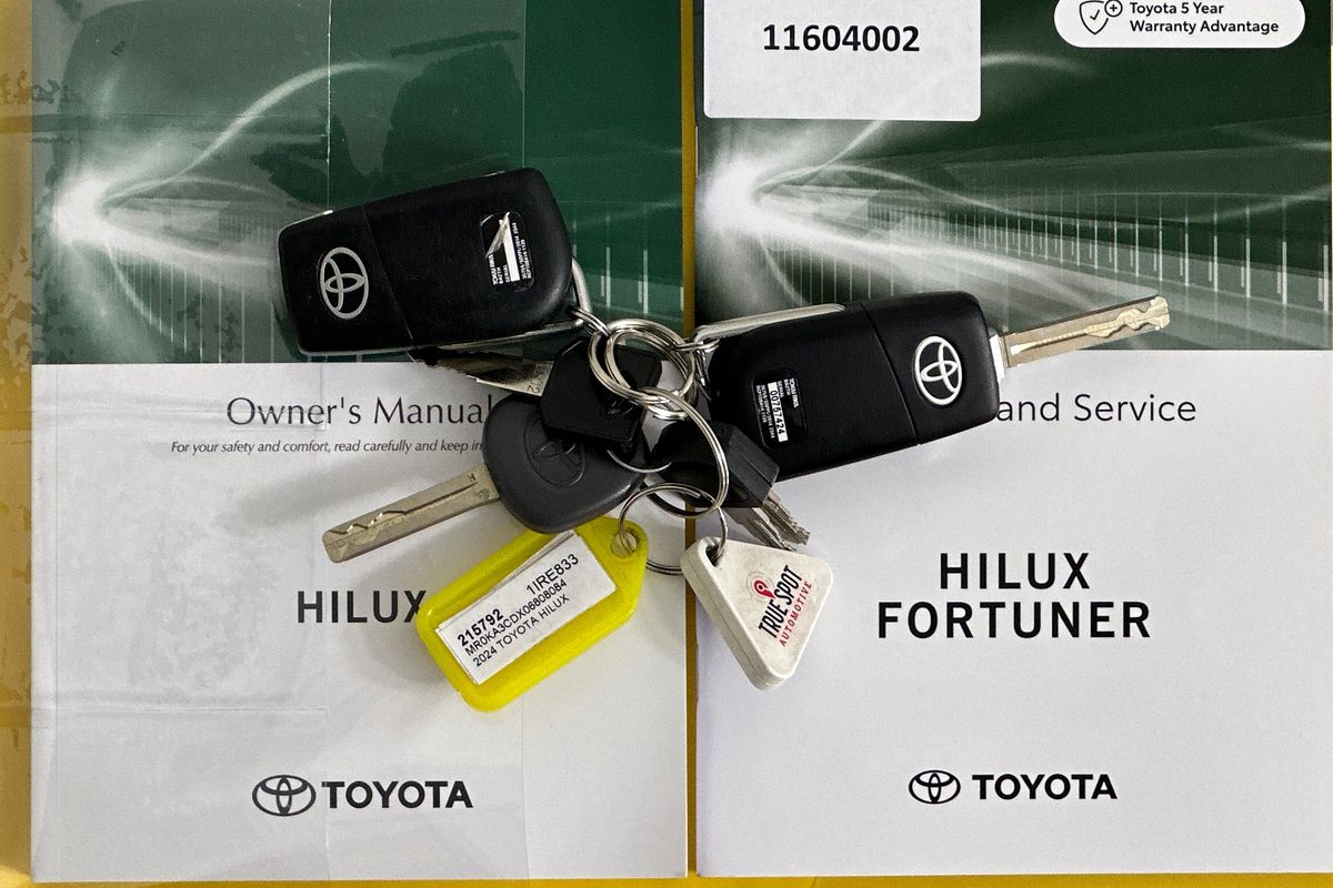 2024 Toyota HILUX SR (4x4) GUN126R 4X4