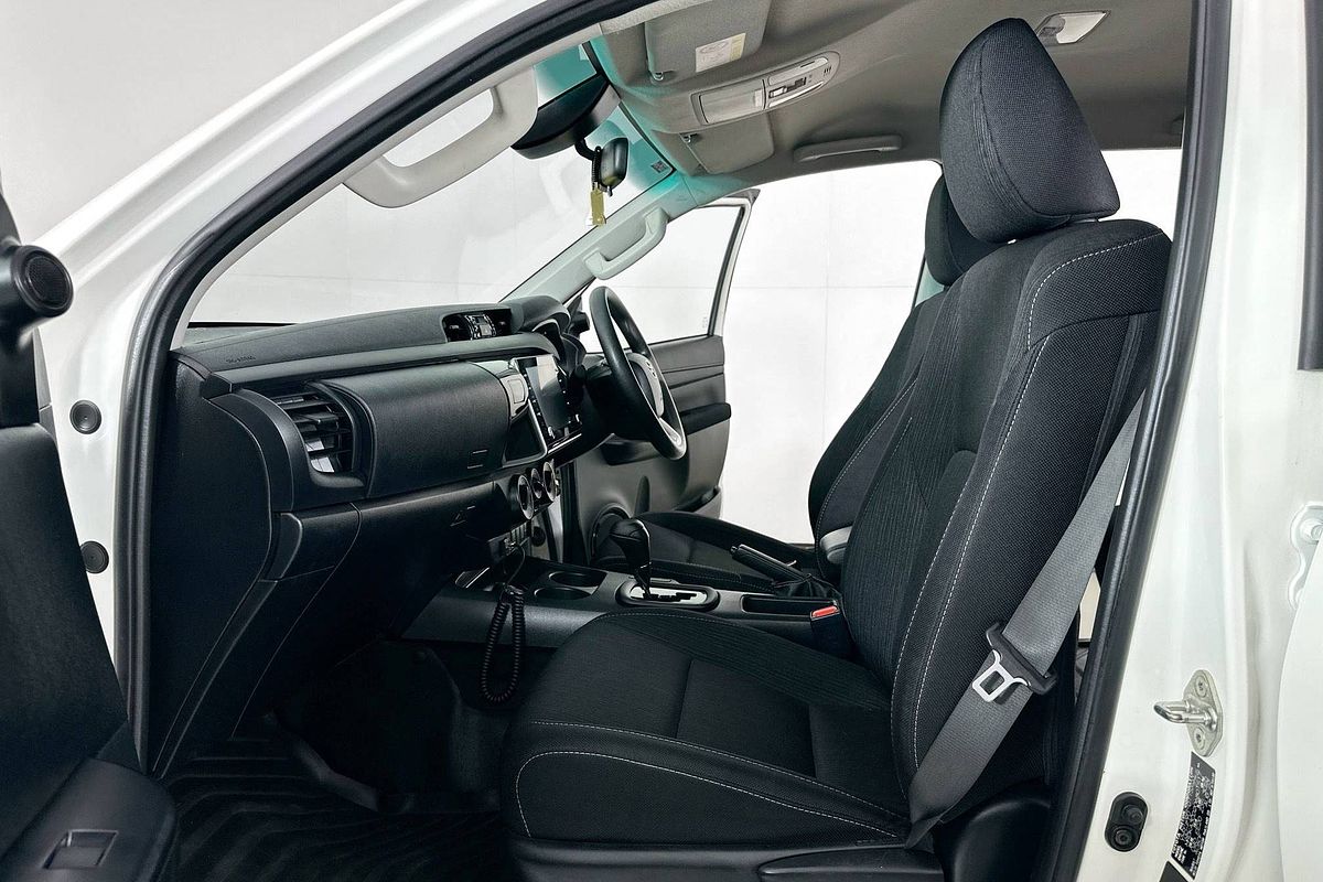 2023 Toyota HILUX SR (4x4) GUN126R 4X4