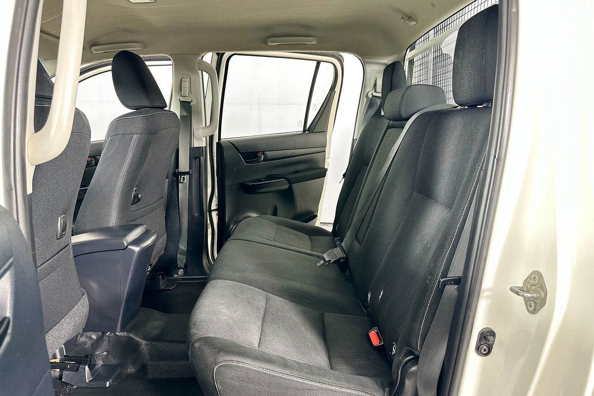 2019 Toyota HILUX SR (4x4) GUN126R MY19 4X4