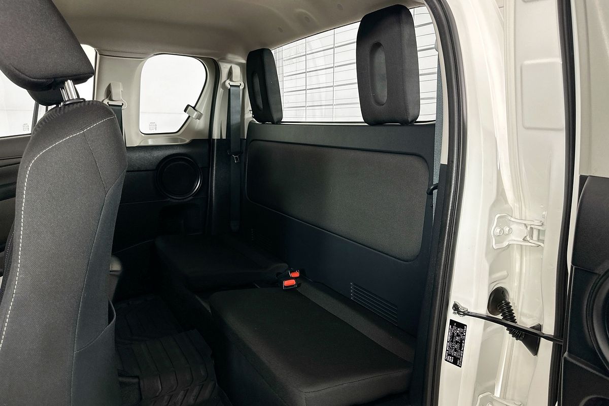 2024 Toyota HILUX SR (4x4) GUN126R 4X4