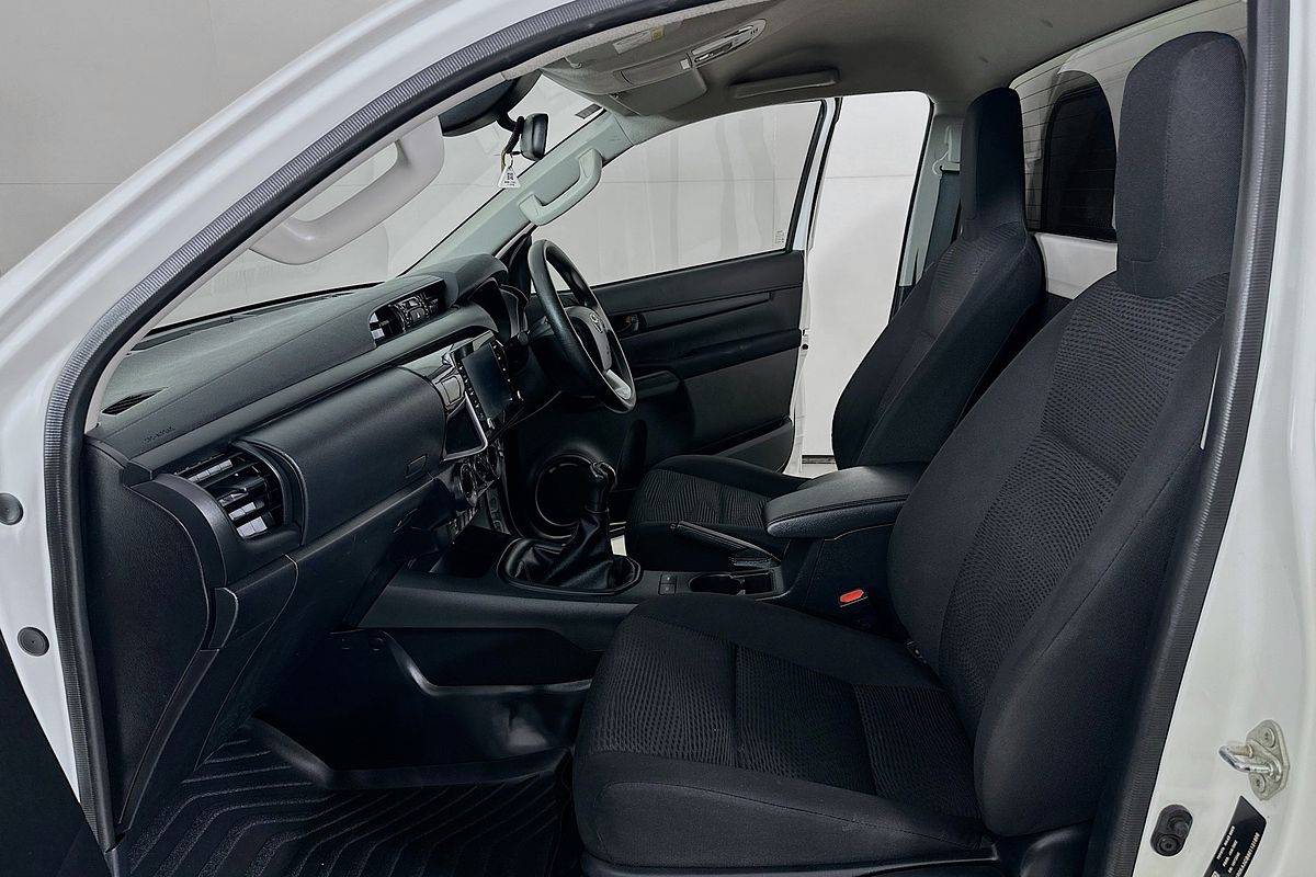 2022 Toyota HILUX SR (4x4) GUN126R 4X4