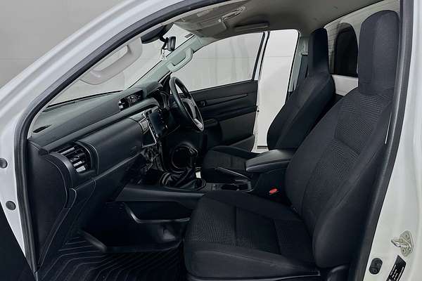 2022 Toyota HILUX SR (4x4) GUN126R 4X4