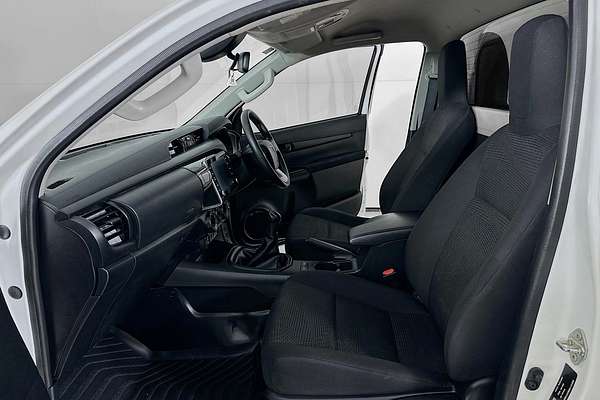 2022 Toyota HILUX SR (4x4) GUN126R 4X4