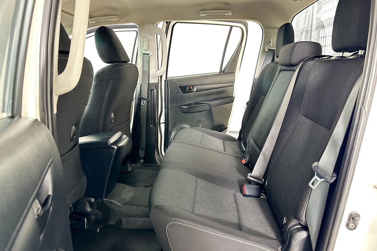 2021 Toyota HILUX SR (4x4) GUN126R FACELIFT 4X4