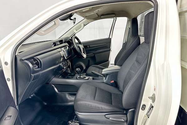 2019 Toyota HILUX SR (4x4) GUN126R MY19 4X4