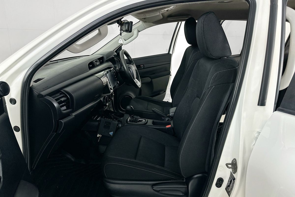 2021 Toyota HILUX SR (4x4) GUN126R 4X4