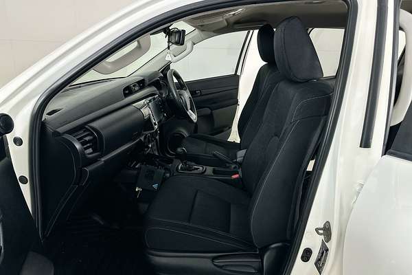 2021 Toyota HILUX SR (4x4) GUN126R 4X4