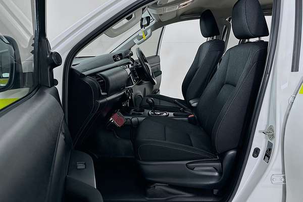 2022 Toyota HILUX SR (4x4) GUN126R 4X4