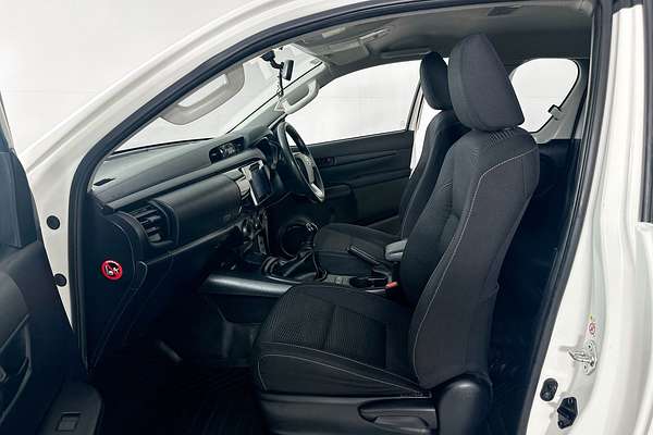 2019 Toyota HILUX SR (4x4) GUN126R MY19 4X4