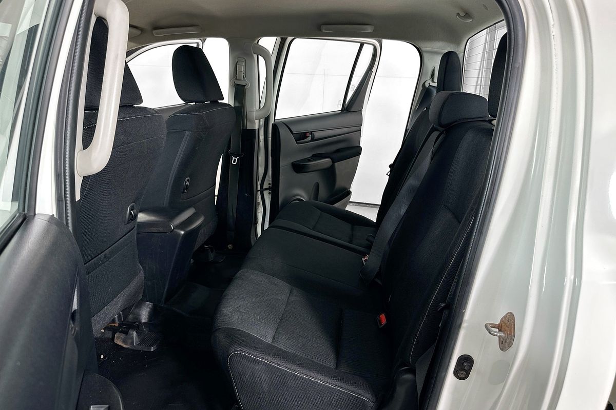 2019 Toyota HILUX SR (4x4) GUN126R MY19 4X4